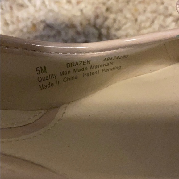 NWOT Naturalizer heels - Picture 3 of 4